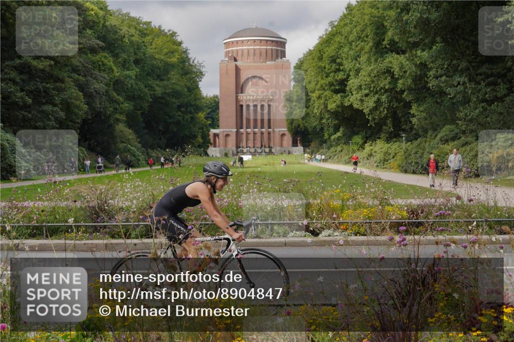 14.09.2025 - Stadtparktriathlon Michael Burmester http://msf.ph/oto/8904847 14.09.2025 11:47:16 Radfahren 998, 1016, 1036, 1060, 1091, 1095 meine-sportfotos.de