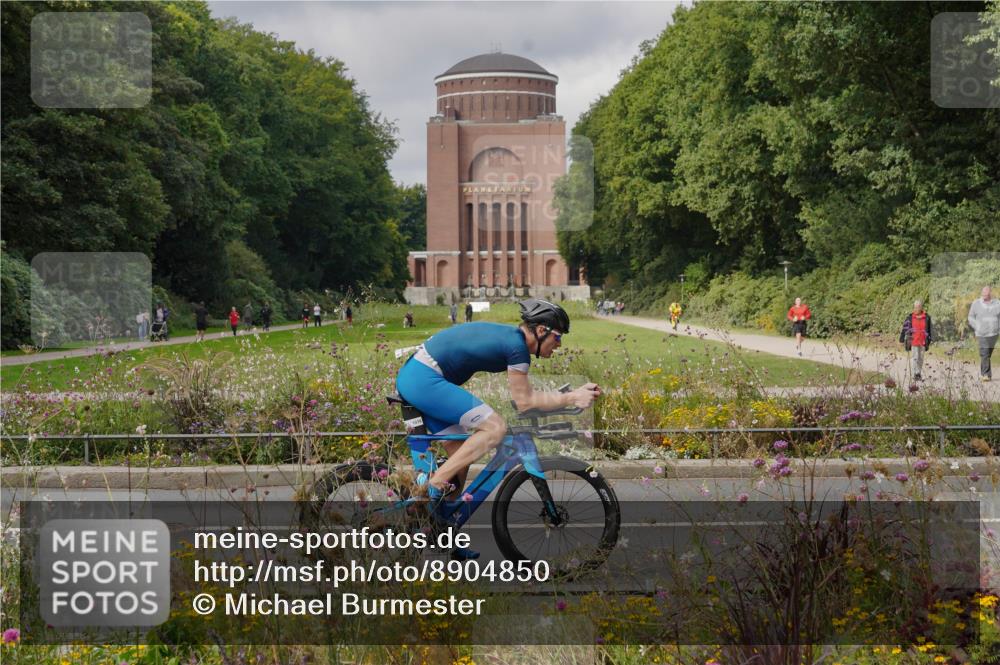 14.09.2025 - Stadtparktriathlon Michael Burmester http://msf.ph/oto/8904850 14.09.2025 11:47:26 Radfahren 1036, 1095, 1108 meine-sportfotos.de