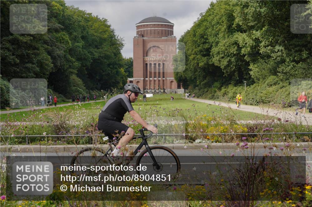 14.09.2025 - Stadtparktriathlon Michael Burmester http://msf.ph/oto/8904851 14.09.2025 11:47:31 Radfahren 1014, 1108 meine-sportfotos.de