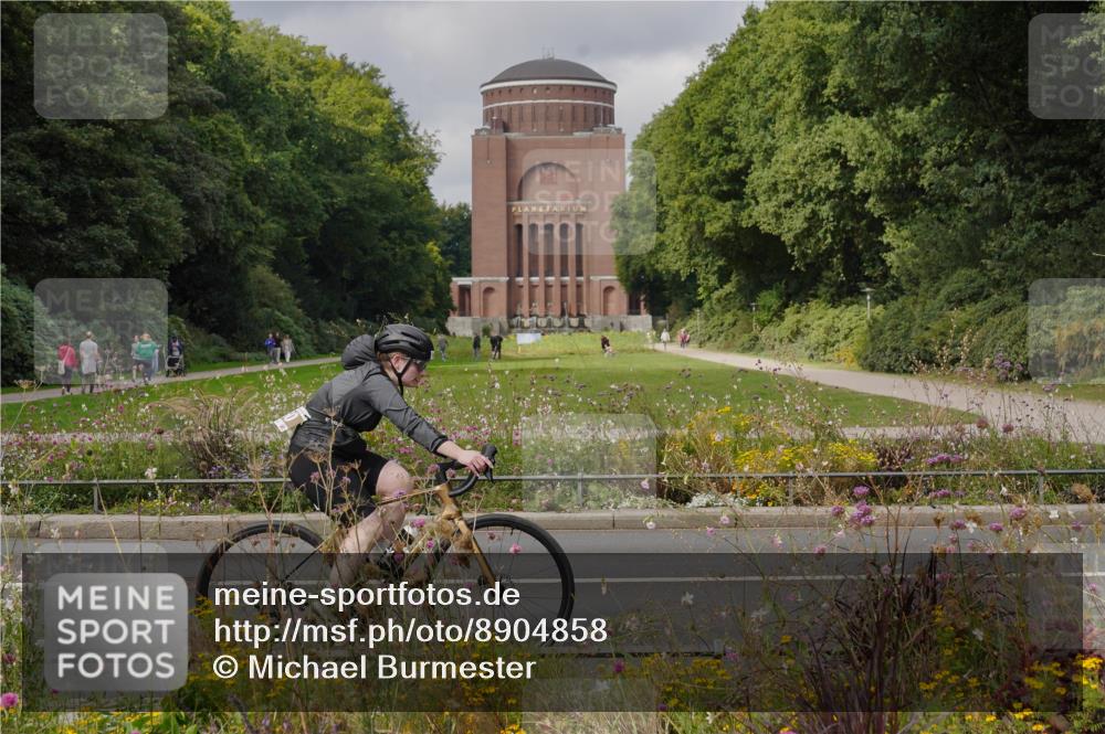 14.09.2025 - Stadtparktriathlon Michael Burmester http://msf.ph/oto/8904858 14.09.2025 11:48:09 Radfahren 927, 952, 960, 1006, 1088, 1116 meine-sportfotos.de