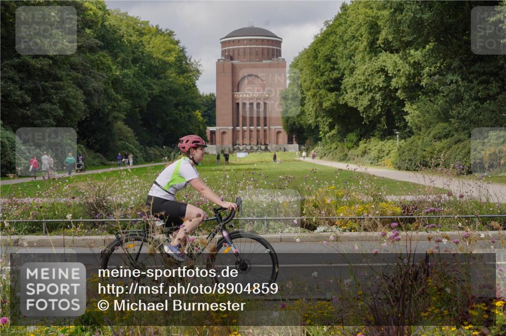 14.09.2025 - Stadtparktriathlon Michael Burmester http://msf.ph/oto/8904859 14.09.2025 11:48:10 Radfahren 927, 952, 960, 1006, 1035, 1088, 1116 meine-sportfotos.de