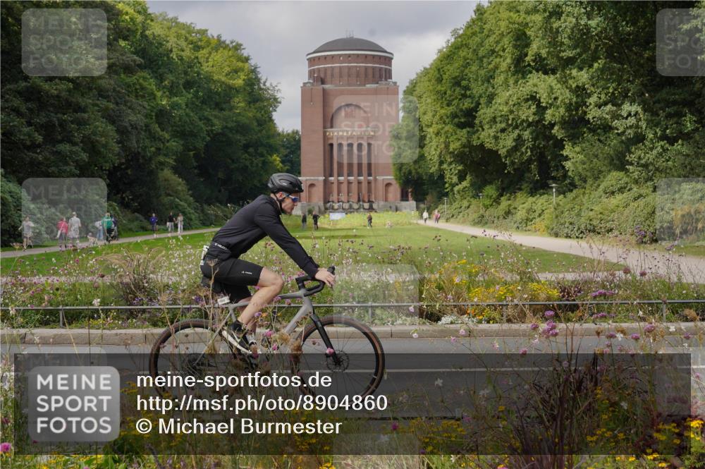 14.09.2025 - Stadtparktriathlon Michael Burmester http://msf.ph/oto/8904860 14.09.2025 11:48:12 Radfahren 927, 960, 1006, 1035, 1041, 1088, 1116 meine-sportfotos.de