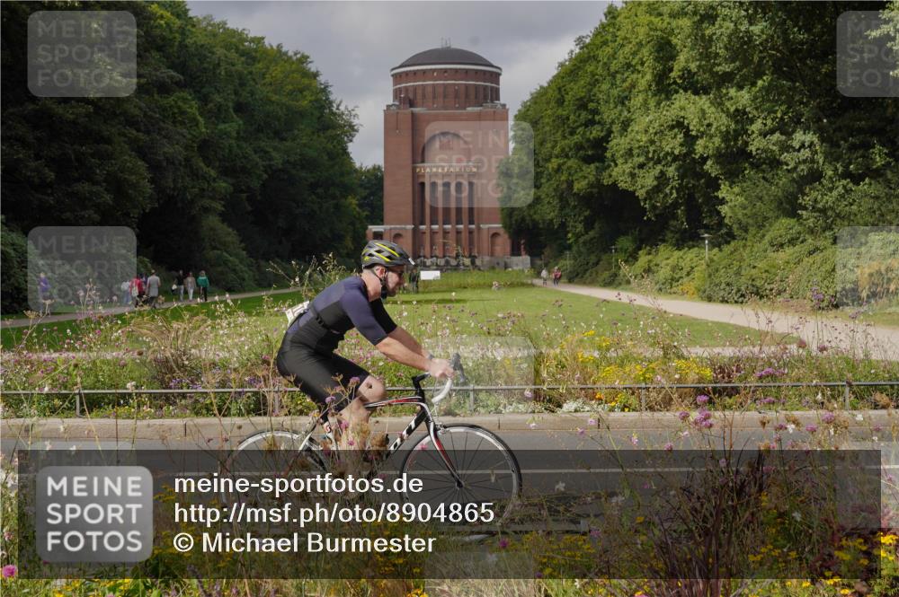 14.09.2025 - Stadtparktriathlon Michael Burmester http://msf.ph/oto/8904865 14.09.2025 11:48:25 Radfahren 964, 967, 968, 1041, 1053, 1089 meine-sportfotos.de