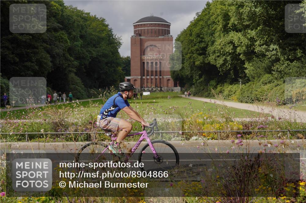 14.09.2025 - Stadtparktriathlon Michael Burmester http://msf.ph/oto/8904866 14.09.2025 11:48:26 Radfahren 964, 967, 968, 1053, 1089 meine-sportfotos.de