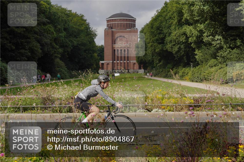 14.09.2025 - Stadtparktriathlon Michael Burmester http://msf.ph/oto/8904867 14.09.2025 11:48:29 Radfahren 964, 967, 1053, 1089 meine-sportfotos.de