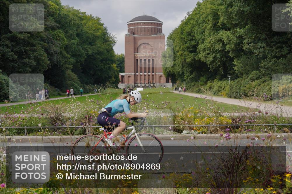 14.09.2025 - Stadtparktriathlon Michael Burmester http://msf.ph/oto/8904869 14.09.2025 11:48:41 Radfahren 950, 951, 992, 1022, 1071 meine-sportfotos.de