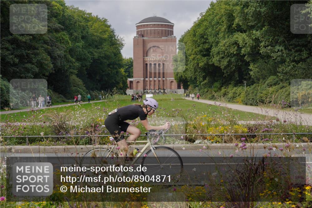 14.09.2025 - Stadtparktriathlon Michael Burmester http://msf.ph/oto/8904871 14.09.2025 11:48:43 Radfahren 950, 951, 992, 1022, 1071 meine-sportfotos.de