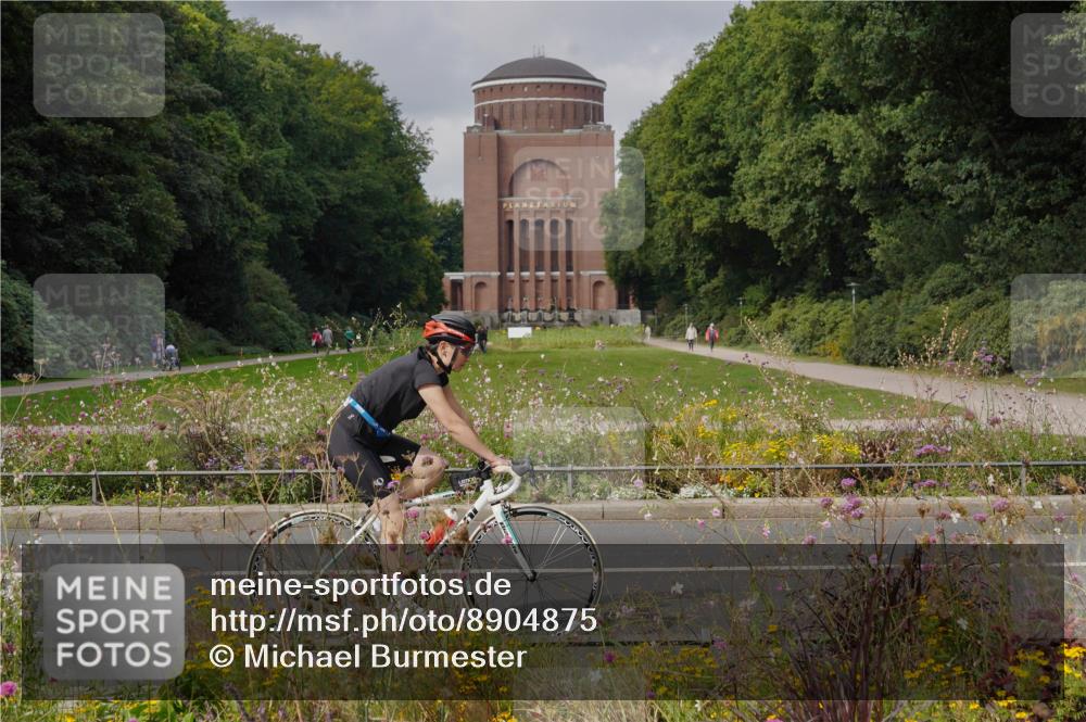 14.09.2025 - Stadtparktriathlon Michael Burmester http://msf.ph/oto/8904875 14.09.2025 11:48:59 Radfahren 929, 942, 957, 1019, 1092 meine-sportfotos.de