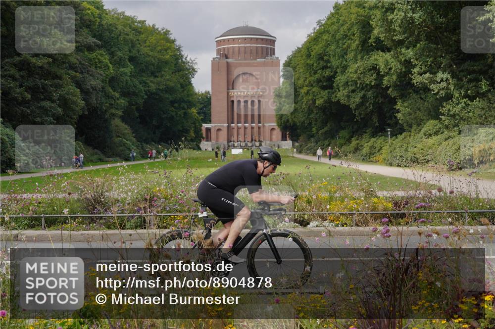 14.09.2025 - Stadtparktriathlon Michael Burmester http://msf.ph/oto/8904878 14.09.2025 11:49:07 Radfahren 942, 945, 957, 966, 1072, 1076, 1092 meine-sportfotos.de
