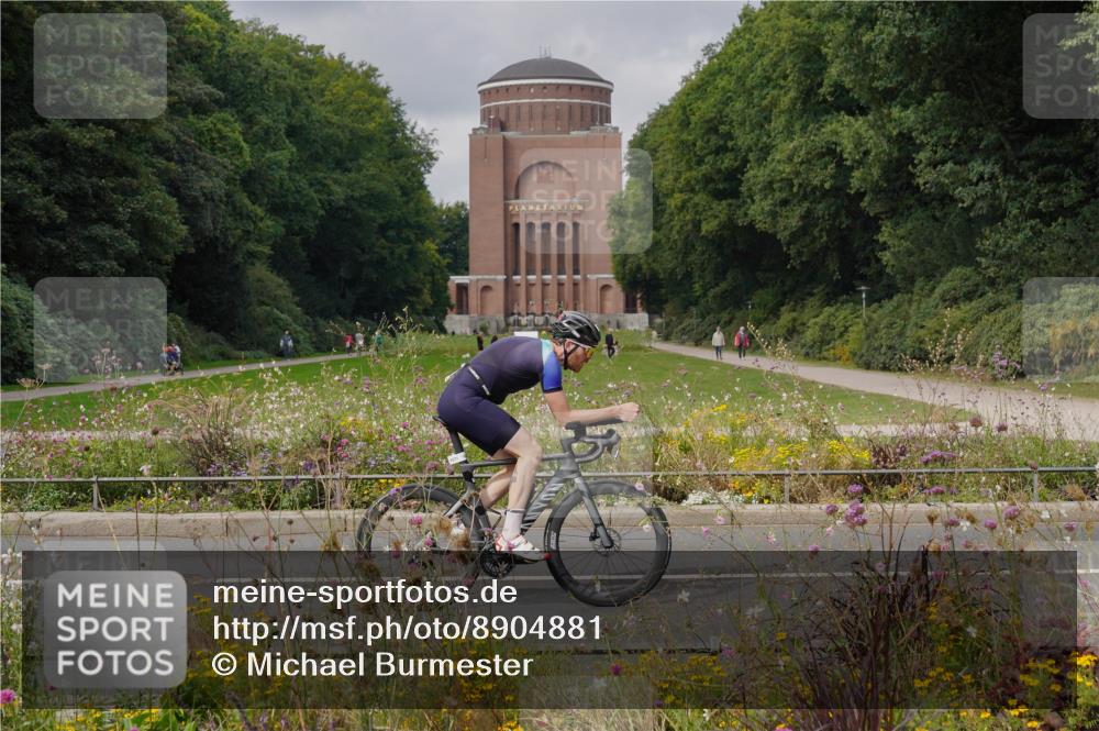 14.09.2025 - Stadtparktriathlon Michael Burmester http://msf.ph/oto/8904881 14.09.2025 11:49:12 Radfahren 945, 966, 1001, 1002, 1072, 1076, 1082, 1092, 1113 meine-sportfotos.de