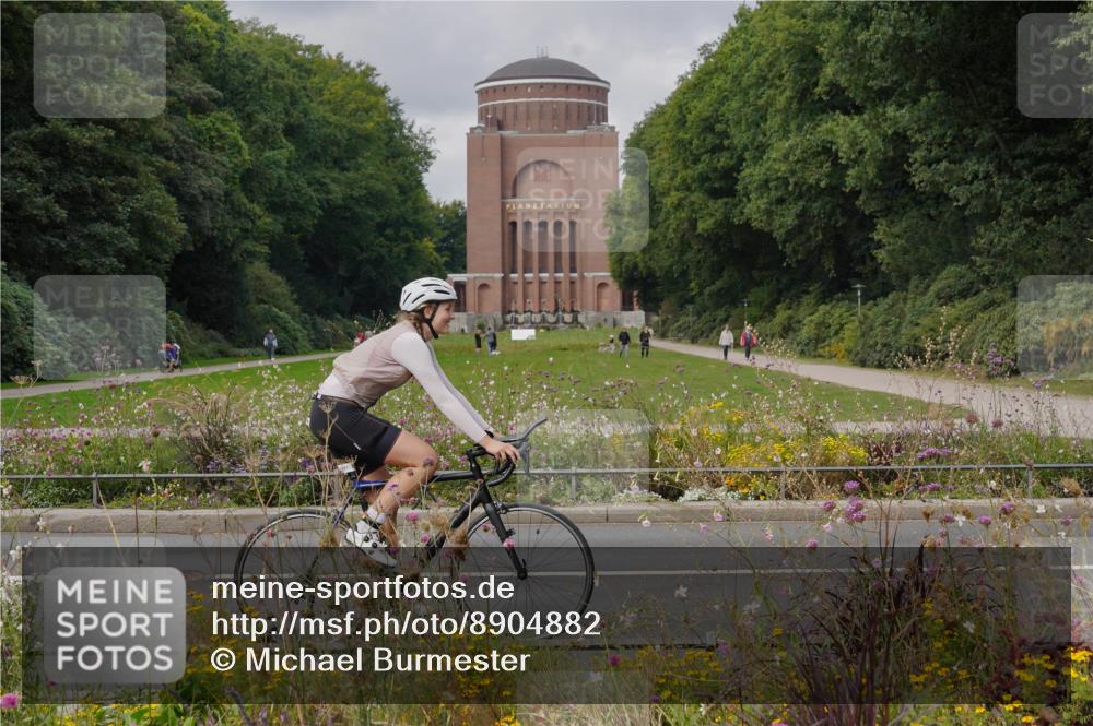 14.09.2025 - Stadtparktriathlon Michael Burmester http://msf.ph/oto/8904882 14.09.2025 11:49:18 Radfahren 972, 1001, 1002, 1023, 1082, 1113 meine-sportfotos.de