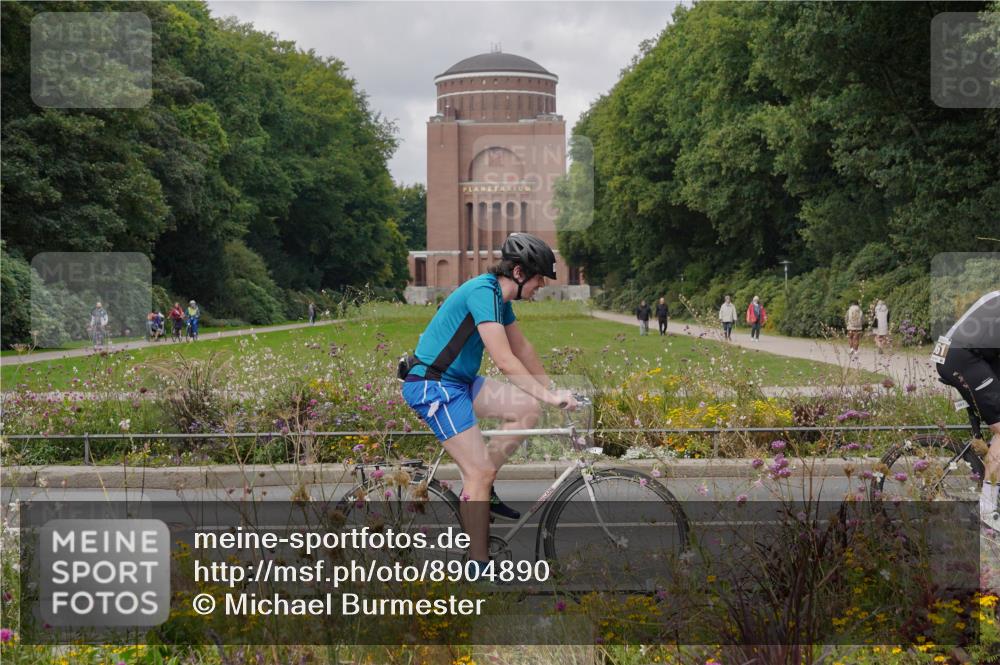 14.09.2025 - Stadtparktriathlon Michael Burmester http://msf.ph/oto/8904890 14.09.2025 11:49:45 Radfahren 1015, 1061, 1098, 1119 meine-sportfotos.de