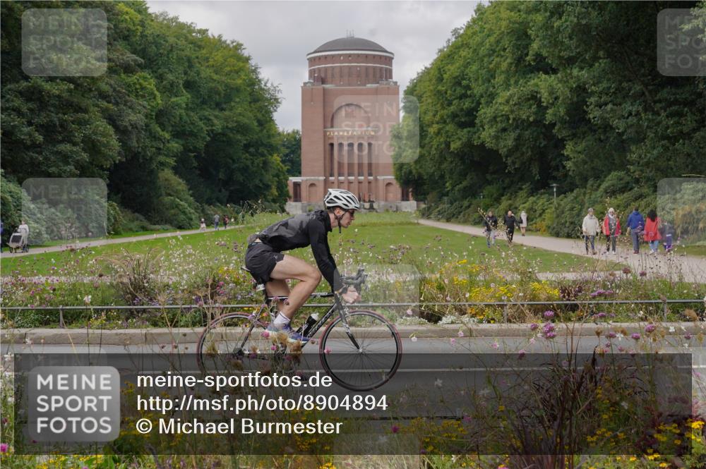 14.09.2025 - Stadtparktriathlon Michael Burmester http://msf.ph/oto/8904894 14.09.2025 11:50:06 Radfahren 935, 958, 969, 978, 979, 1077, 1084, 1103, 1121 meine-sportfotos.de