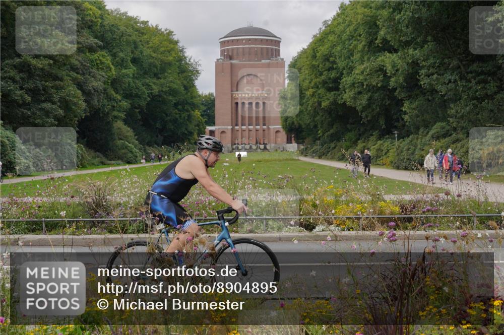 14.09.2025 - Stadtparktriathlon Michael Burmester http://msf.ph/oto/8904895 14.09.2025 11:50:08 Radfahren 935, 958, 969, 978, 979, 1077, 1084, 1103, 1121 meine-sportfotos.de