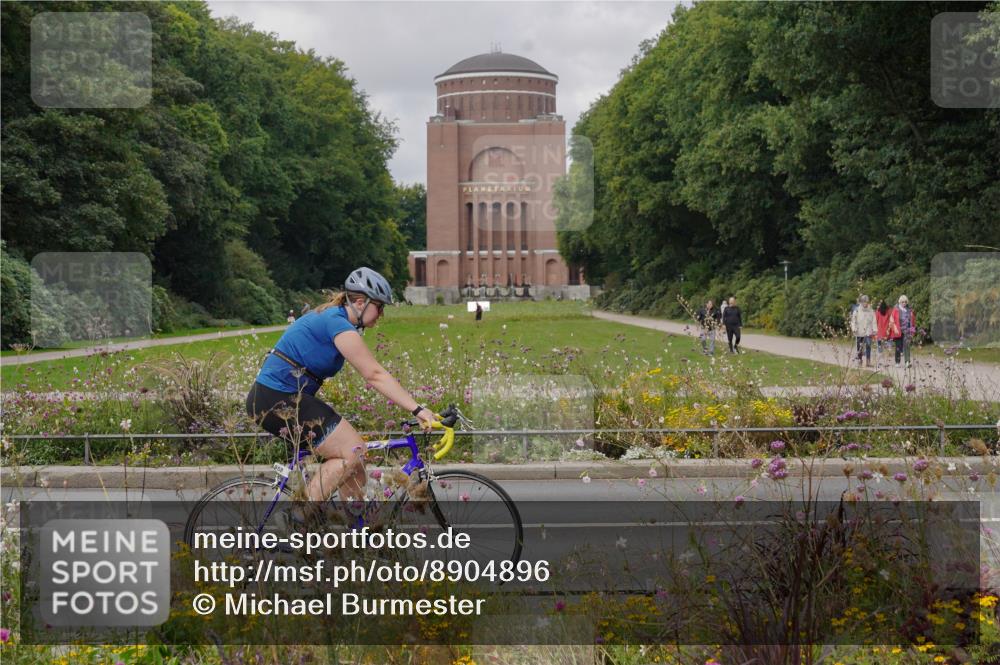 14.09.2025 - Stadtparktriathlon Michael Burmester http://msf.ph/oto/8904896 14.09.2025 11:50:09 Radfahren 935, 958, 969, 978, 979, 1075, 1077, 1084, 1103, 1121 meine-sportfotos.de