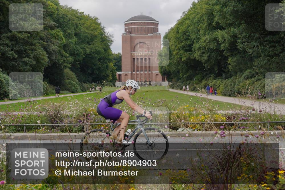 14.09.2025 - Stadtparktriathlon Michael Burmester http://msf.ph/oto/8904903 14.09.2025 11:50:33 Radfahren 941, 970, 990, 1066 meine-sportfotos.de
