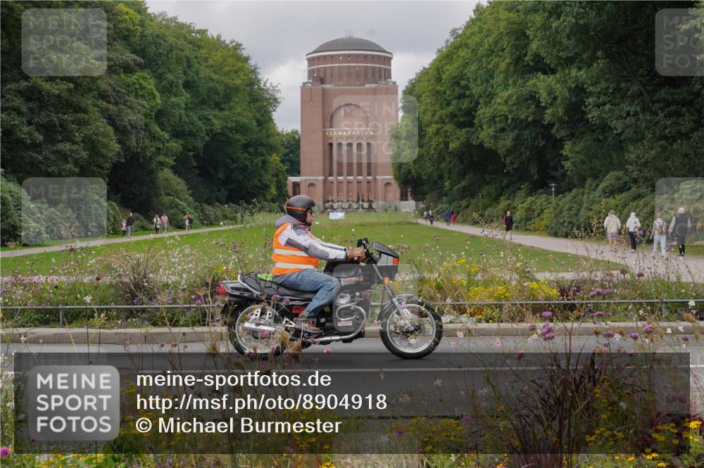 14.09.2025 - Stadtparktriathlon Michael Burmester http://msf.ph/oto/8904918 14.09.2025 11:51:15 Radfahren 962, 974, 976, 1057, 1083, 1097, 1101 meine-sportfotos.de