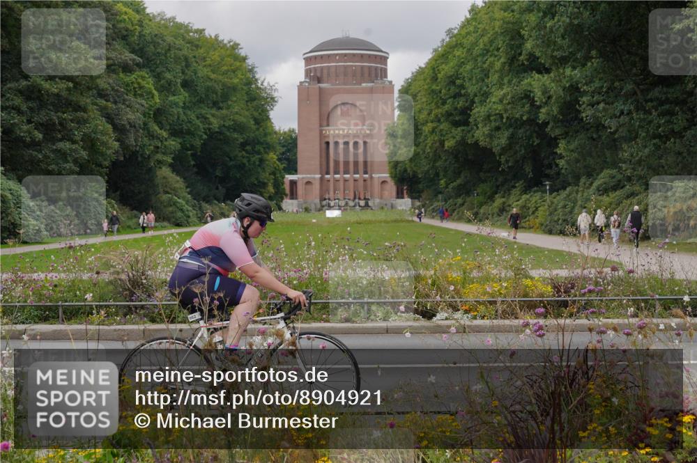 14.09.2025 - Stadtparktriathlon Michael Burmester http://msf.ph/oto/8904921 14.09.2025 11:51:20 Radfahren 962, 974, 976, 994, 1040, 1043, 1057, 1080, 1083, 1101 meine-sportfotos.de