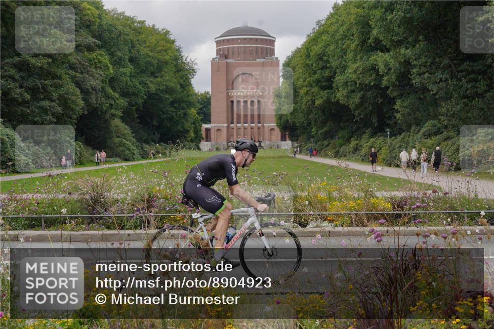 14.09.2025 - Stadtparktriathlon Michael Burmester http://msf.ph/oto/8904923 14.09.2025 11:51:23 Radfahren 962, 976, 994, 1040, 1043, 1057, 1080, 1083 meine-sportfotos.de
