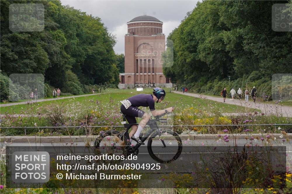 14.09.2025 - Stadtparktriathlon Michael Burmester http://msf.ph/oto/8904925 14.09.2025 11:51:25 Radfahren 962, 976, 994, 1040, 1043, 1057, 1080, 1083 meine-sportfotos.de