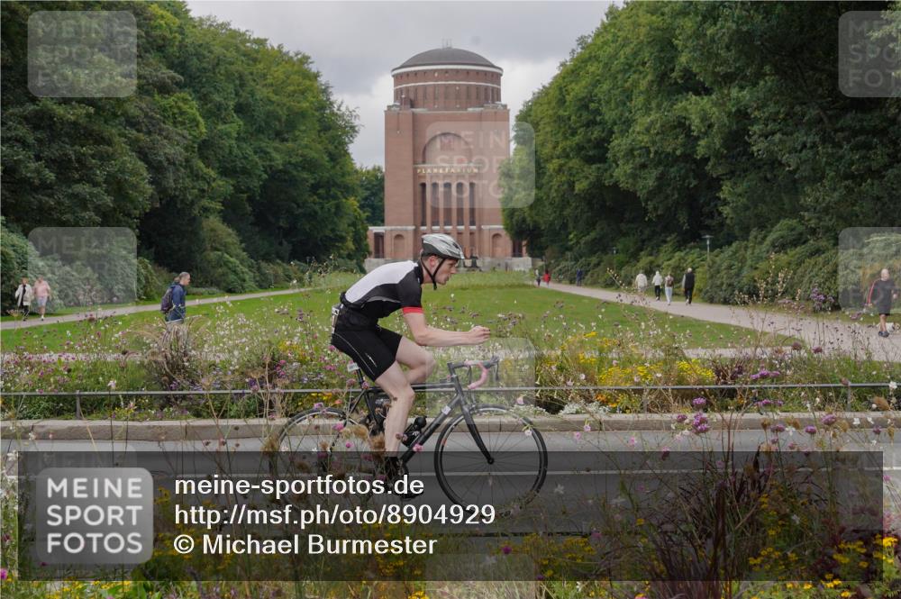 14.09.2025 - Stadtparktriathlon Michael Burmester http://msf.ph/oto/8904929 14.09.2025 11:51:42 Radfahren 961, 985, 1051, 1079, 1102 meine-sportfotos.de