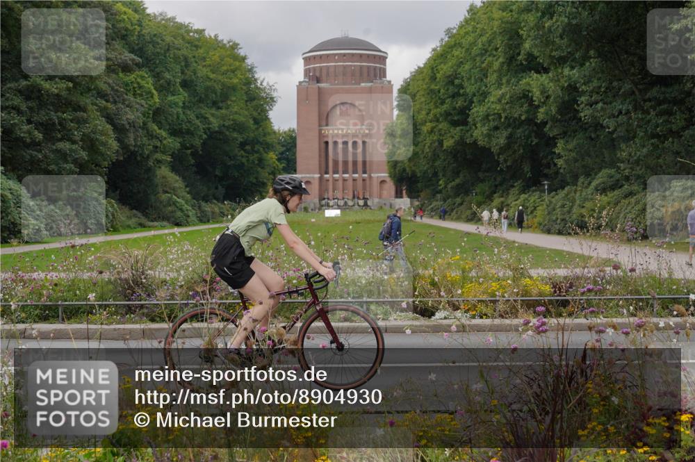 14.09.2025 - Stadtparktriathlon Michael Burmester http://msf.ph/oto/8904930 14.09.2025 11:51:47 Radfahren 961, 985, 1051, 1079, 1102 meine-sportfotos.de