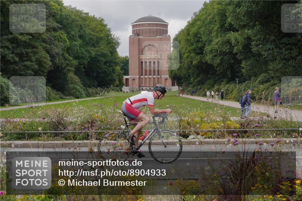 14.09.2025 - Stadtparktriathlon Michael Burmester http://msf.ph/oto/8904933 14.09.2025 11:51:50 Radfahren 961, 985, 1011, 1079, 1102 meine-sportfotos.de