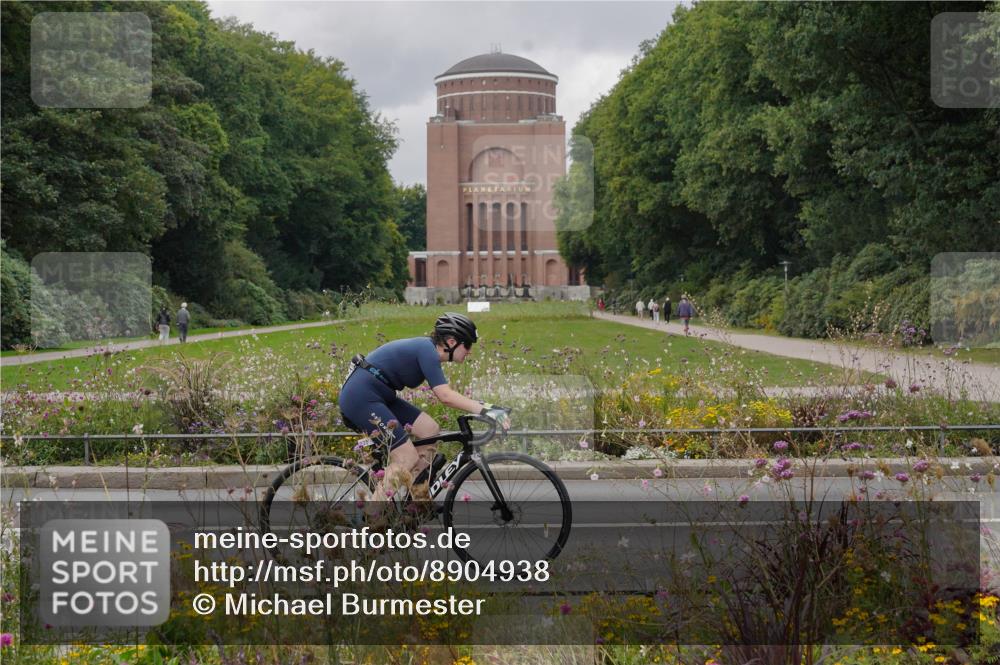 14.09.2025 - Stadtparktriathlon Michael Burmester http://msf.ph/oto/8904938 14.09.2025 11:52:16 Radfahren 925, 932, 989, 1020, 1078, 1094 meine-sportfotos.de