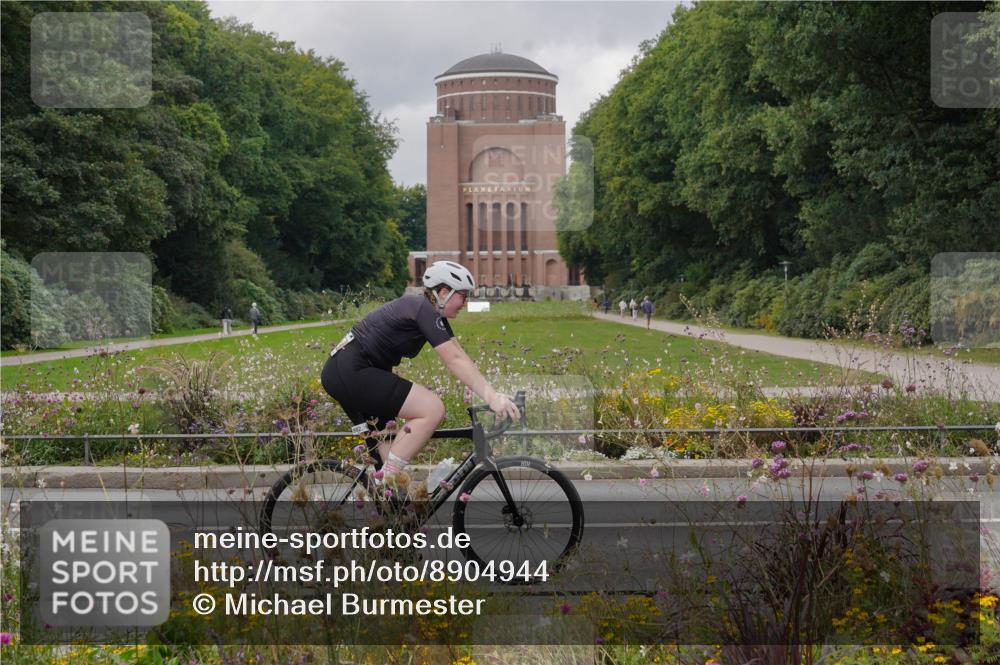 14.09.2025 - Stadtparktriathlon Michael Burmester http://msf.ph/oto/8904944 14.09.2025 11:52:29 Radfahren 982, 989, 1054, 1067, 1107, 1117 meine-sportfotos.de