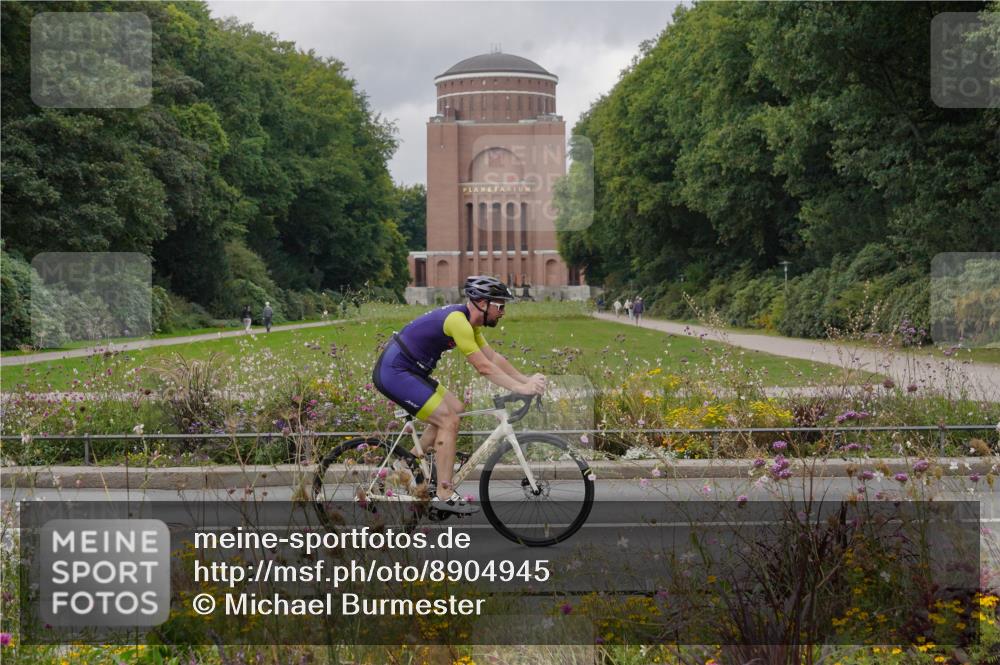 14.09.2025 - Stadtparktriathlon Michael Burmester http://msf.ph/oto/8904945 14.09.2025 11:52:34 Radfahren 938, 982, 1048, 1054, 1067, 1117 meine-sportfotos.de