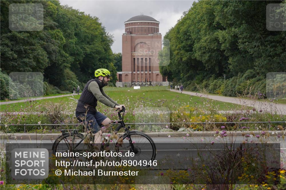 14.09.2025 - Stadtparktriathlon Michael Burmester http://msf.ph/oto/8904946 14.09.2025 11:52:35 Radfahren 938, 1048, 1054, 1067, 1117 meine-sportfotos.de