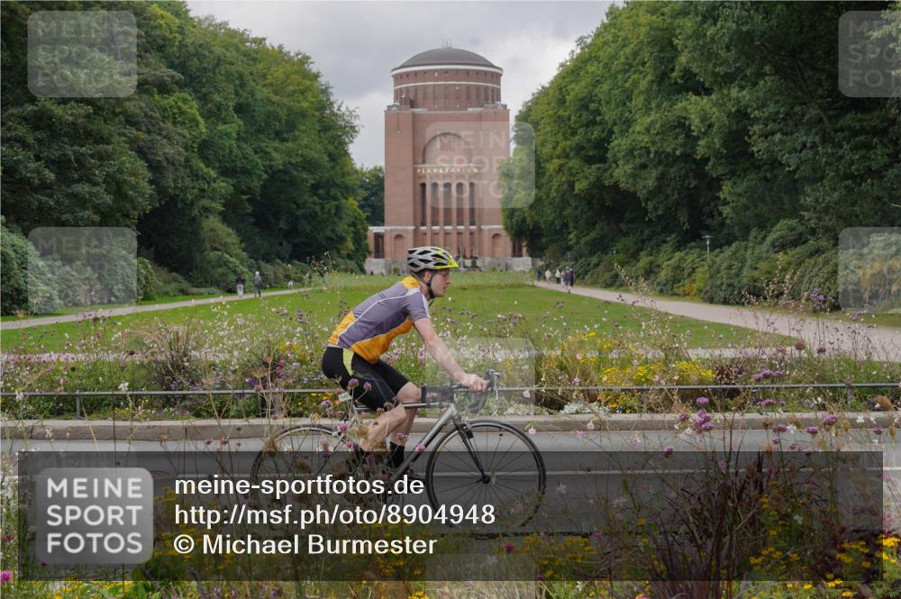 14.09.2025 - Stadtparktriathlon Michael Burmester http://msf.ph/oto/8904948 14.09.2025 11:52:40 Radfahren 938, 1008, 1048, 1067, 1117 meine-sportfotos.de