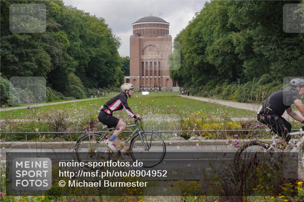 14.09.2025 - Stadtparktriathlon Michael Burmester http://msf.ph/oto/8904952 14.09.2025 11:52:53 Radfahren 996, 997, 1009, 1055 meine-sportfotos.de