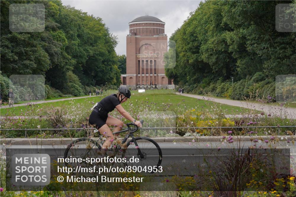 14.09.2025 - Stadtparktriathlon Michael Burmester http://msf.ph/oto/8904953 14.09.2025 11:52:55 Radfahren 996, 997, 1009, 1055 meine-sportfotos.de