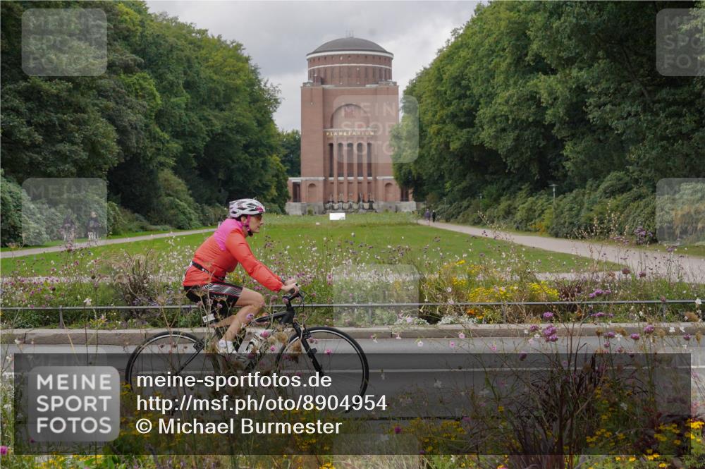 14.09.2025 - Stadtparktriathlon Michael Burmester http://msf.ph/oto/8904954 14.09.2025 11:52:58 Radfahren 996, 997, 1009, 1018, 1055 meine-sportfotos.de