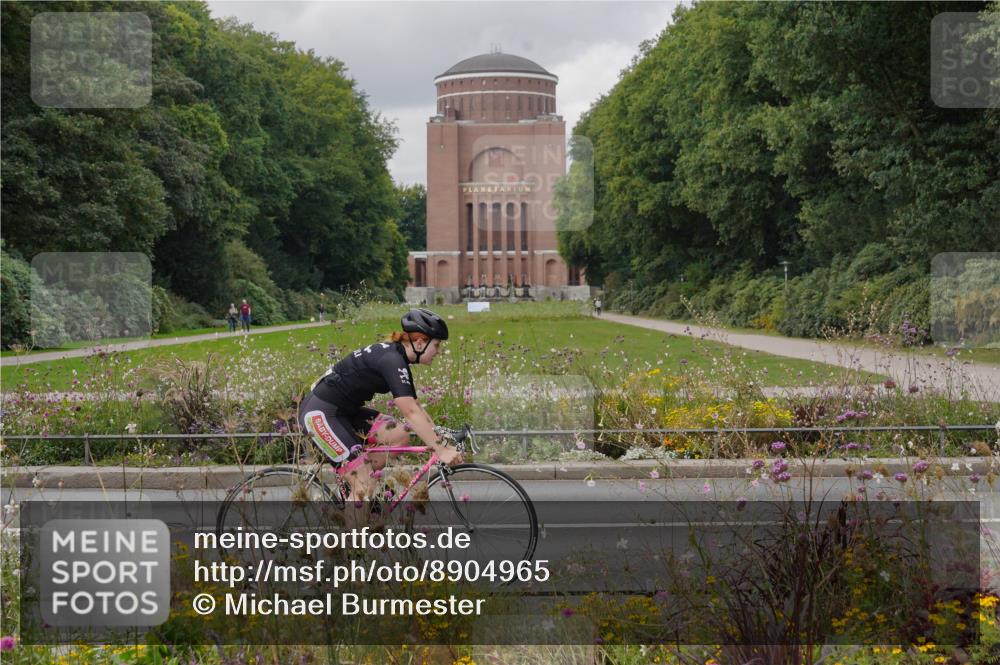 14.09.2025 - Stadtparktriathlon Michael Burmester http://msf.ph/oto/8904965 14.09.2025 11:53:30 Radfahren 931, 981, 1178 meine-sportfotos.de