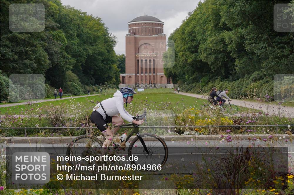 14.09.2025 - Stadtparktriathlon Michael Burmester http://msf.ph/oto/8904966 14.09.2025 11:53:39 Radfahren 981, 995, 1062, 1063 meine-sportfotos.de