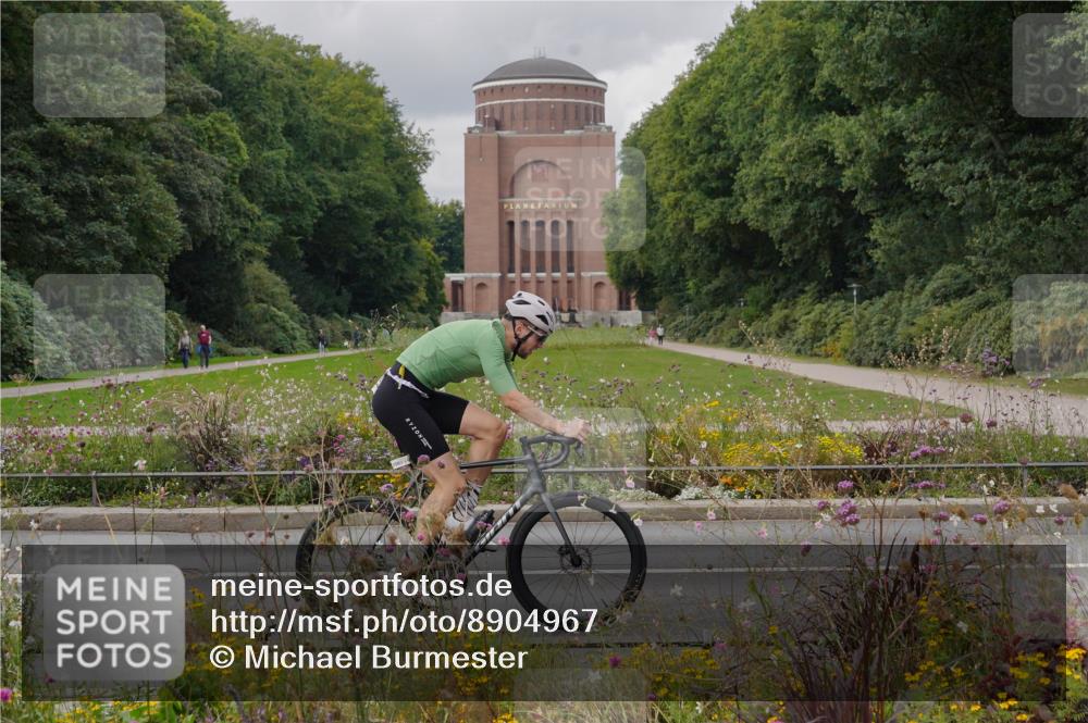 14.09.2025 - Stadtparktriathlon Michael Burmester http://msf.ph/oto/8904967 14.09.2025 11:53:43 Radfahren 981, 995, 1031, 1062, 1063, 1069, 1086 meine-sportfotos.de