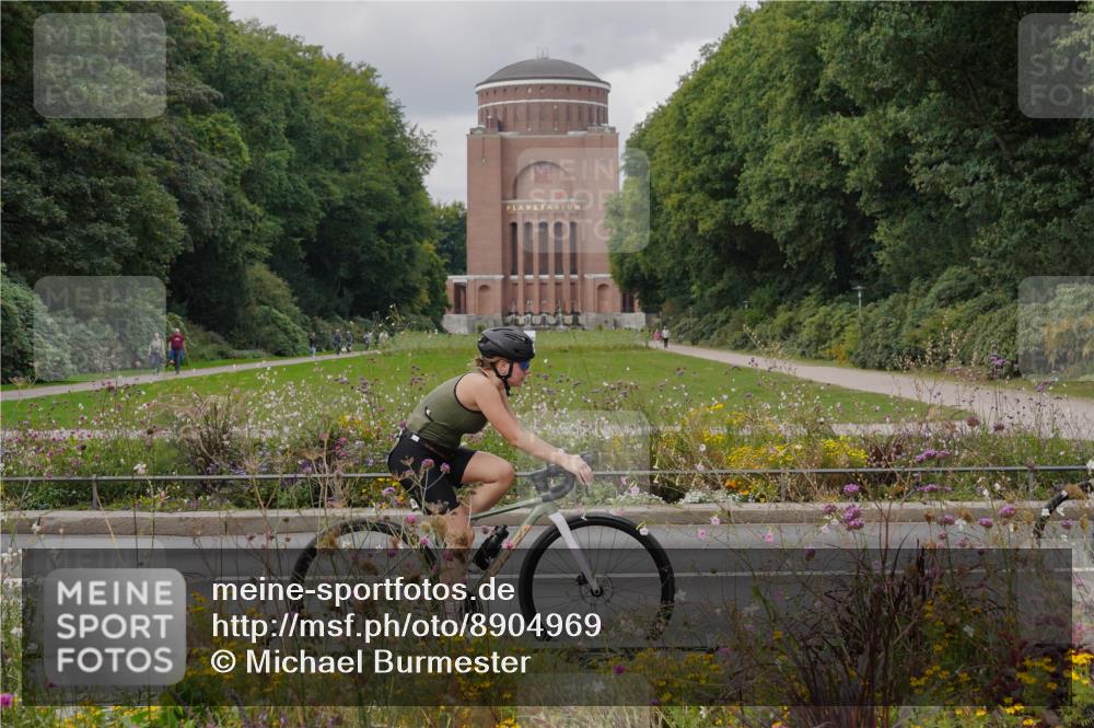 14.09.2025 - Stadtparktriathlon Michael Burmester http://msf.ph/oto/8904969 14.09.2025 11:53:46 Radfahren 995, 1031, 1046, 1062, 1063, 1069, 1086, 1099 meine-sportfotos.de