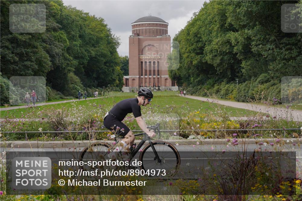 14.09.2025 - Stadtparktriathlon Michael Burmester http://msf.ph/oto/8904973 14.09.2025 11:53:53 Radfahren 1031, 1046, 1058, 1069, 1086, 1099 meine-sportfotos.de