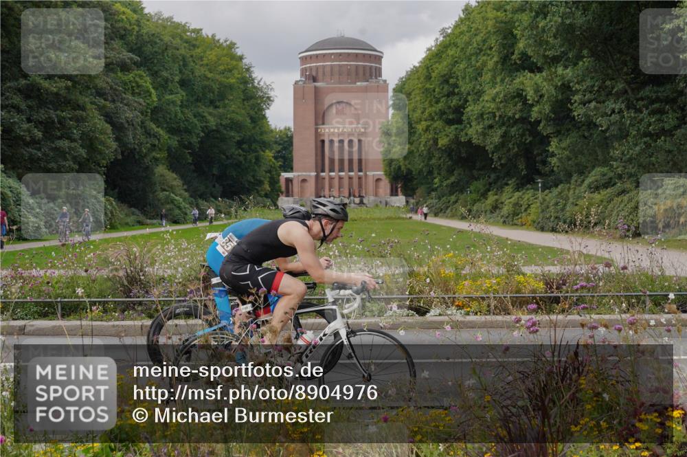 14.09.2025 - Stadtparktriathlon Michael Burmester http://msf.ph/oto/8904976 14.09.2025 11:54:03 Radfahren 975, 993, 1036, 1058, 1096, 1185 meine-sportfotos.de