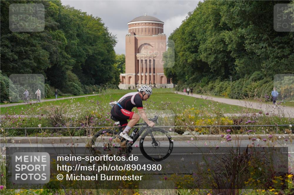 14.09.2025 - Stadtparktriathlon Michael Burmester http://msf.ph/oto/8904980 14.09.2025 11:54:15 Radfahren 1060, 1081, 1087, 1209 meine-sportfotos.de