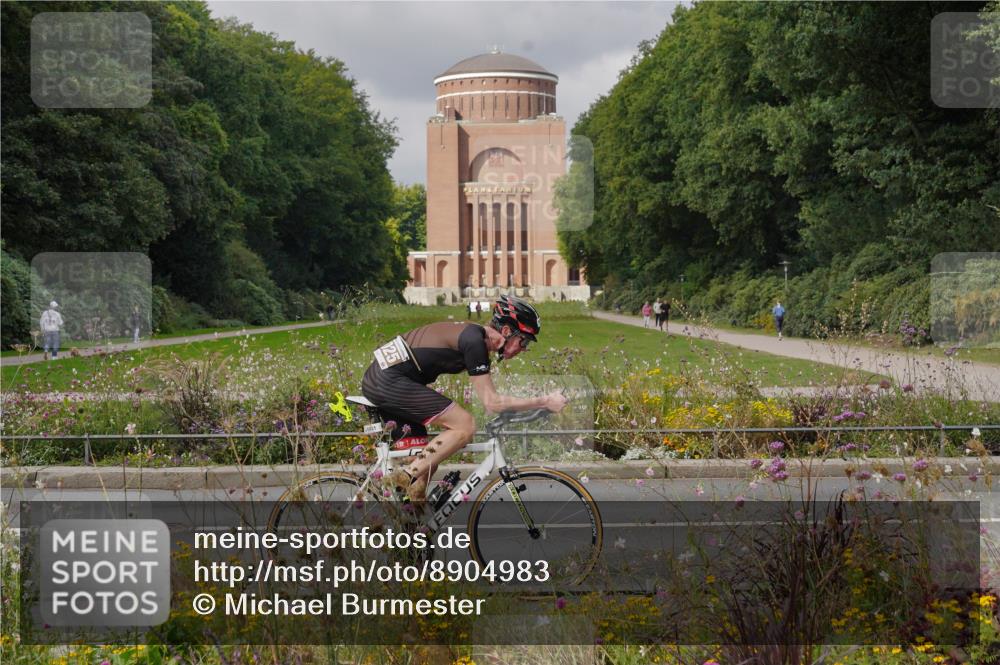 14.09.2025 - Stadtparktriathlon Michael Burmester http://msf.ph/oto/8904983 14.09.2025 11:54:25 Radfahren 1025, 1120, 1209 meine-sportfotos.de