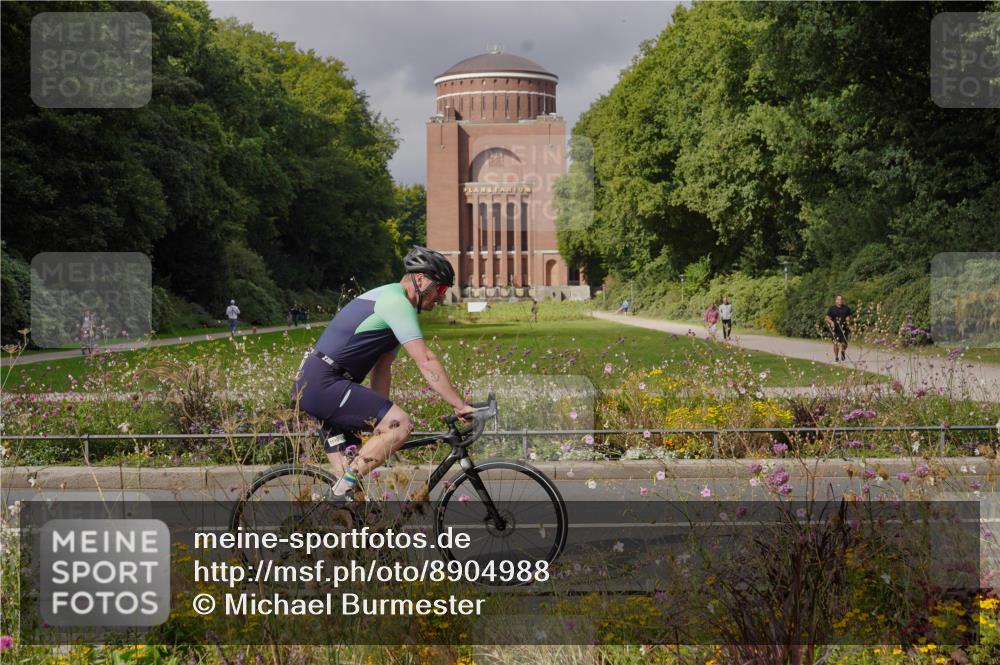 14.09.2025 - Stadtparktriathlon Michael Burmester http://msf.ph/oto/8904988 14.09.2025 11:54:52 Radfahren 939, 1035, 1073, 1110, 1162 meine-sportfotos.de