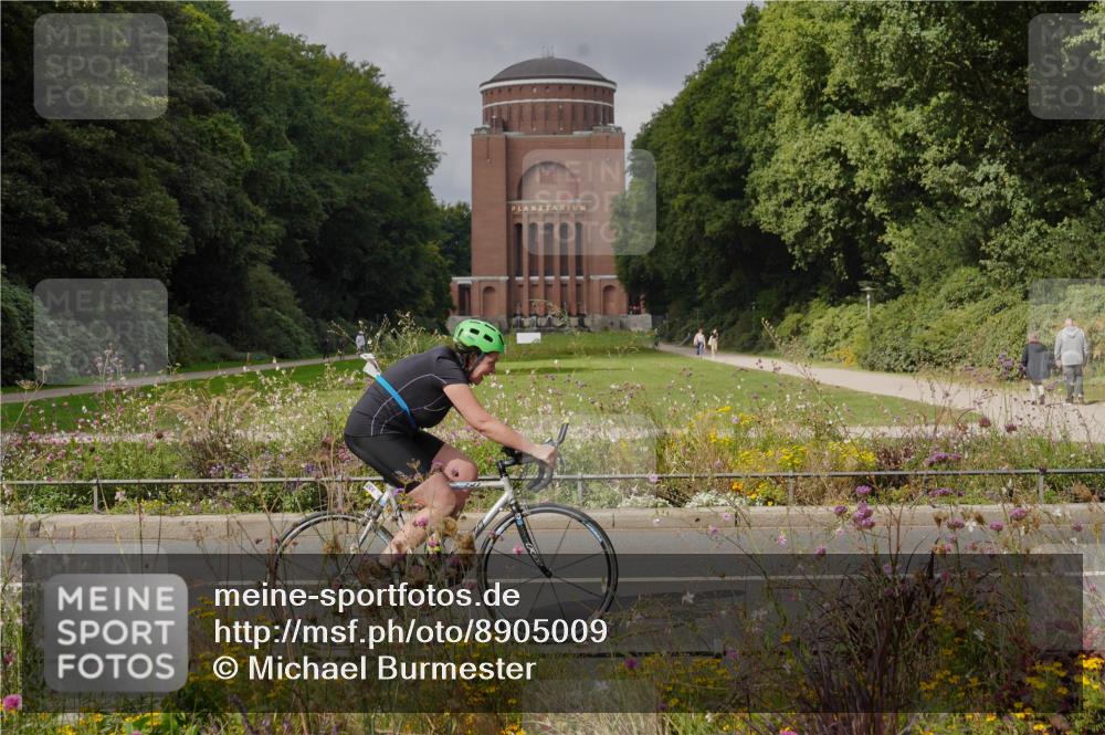 14.09.2025 - Stadtparktriathlon Michael Burmester http://msf.ph/oto/8905009 14.09.2025 11:56:05 Radfahren 937, 1014, 1076, 1082, 1113, 1214 meine-sportfotos.de