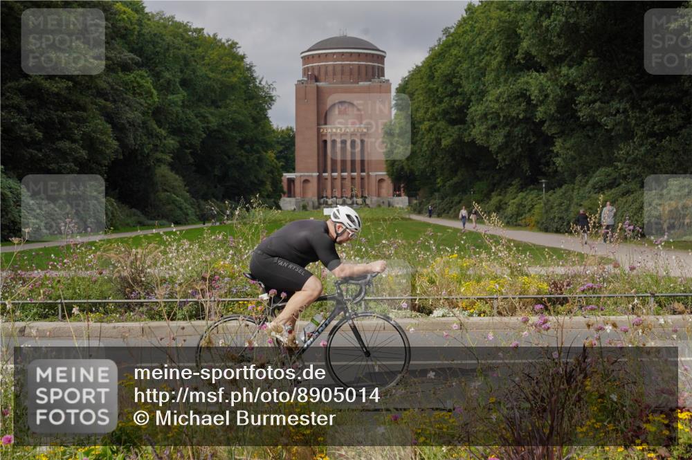 14.09.2025 - Stadtparktriathlon Michael Burmester http://msf.ph/oto/8905014 14.09.2025 11:56:16 Radfahren 1014, 1022, 1089, 1170, 1214 meine-sportfotos.de