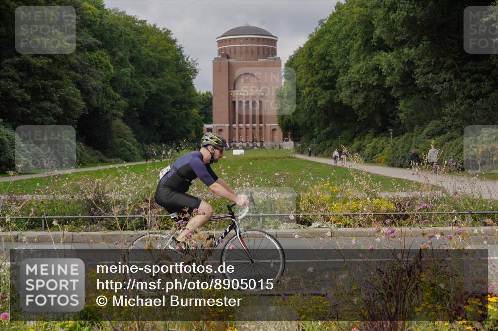 14.09.2025 - Stadtparktriathlon Michael Burmester http://msf.ph/oto/8905015 14.09.2025 11:56:17 Radfahren 1022, 1089, 1170, 1214 meine-sportfotos.de
