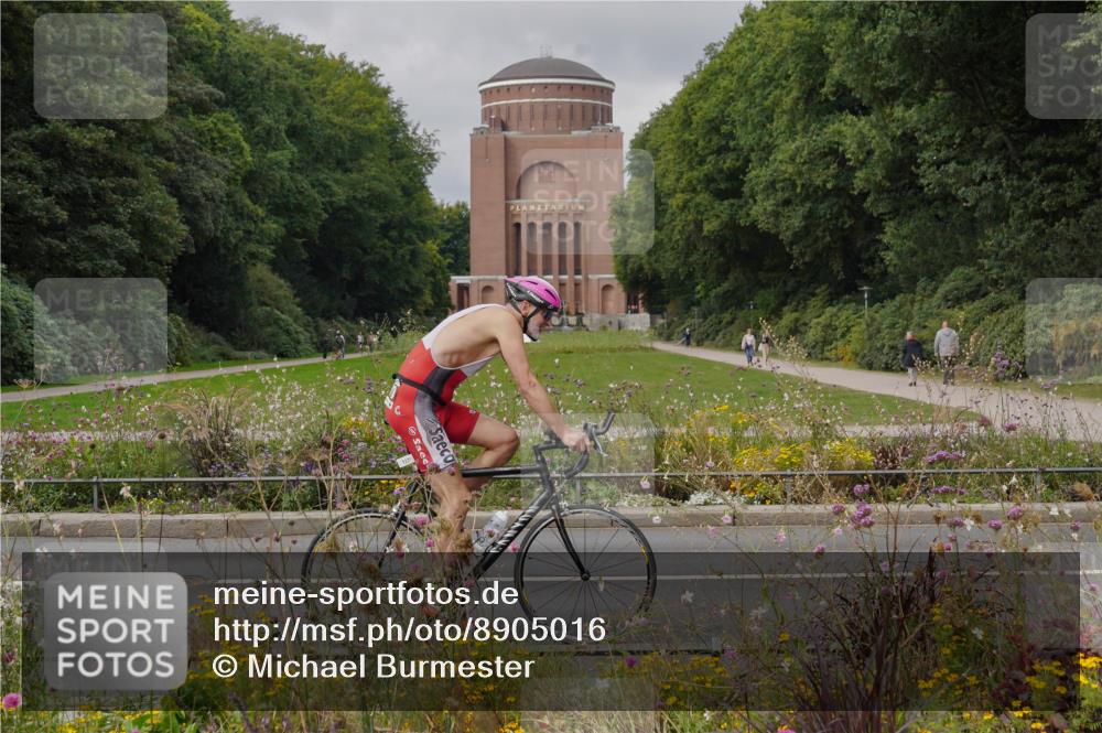 14.09.2025 - Stadtparktriathlon Michael Burmester http://msf.ph/oto/8905016 14.09.2025 11:56:19 Radfahren 1022, 1089, 1170 meine-sportfotos.de