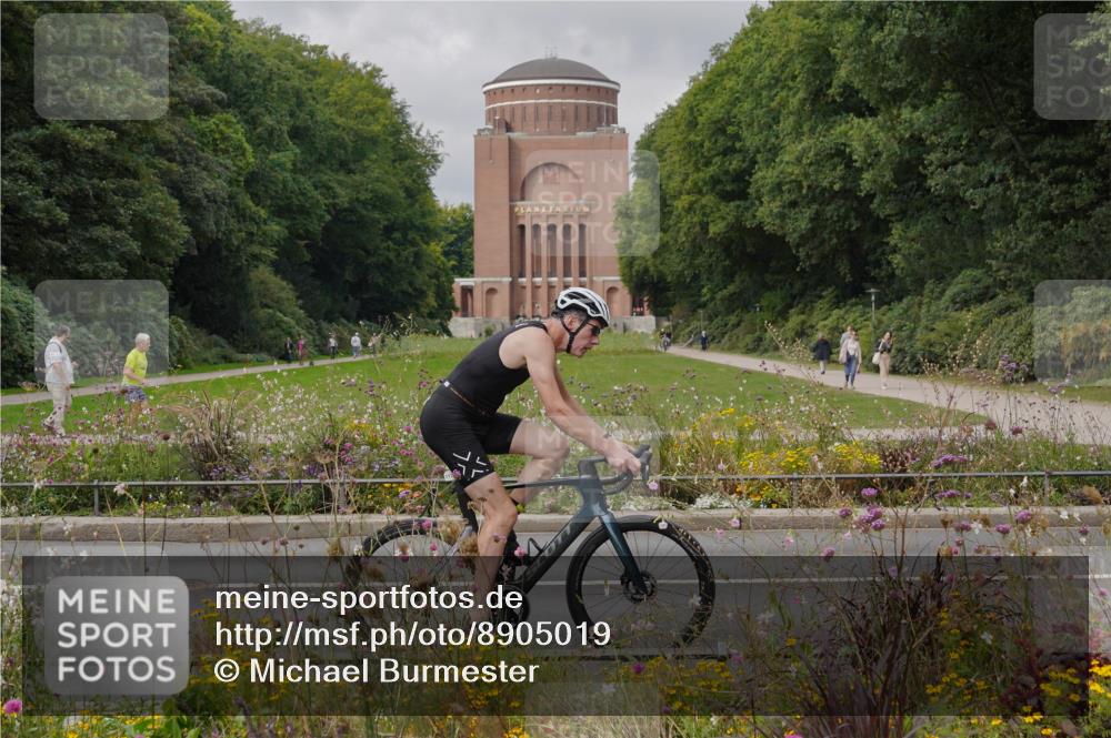 14.09.2025 - Stadtparktriathlon Michael Burmester http://msf.ph/oto/8905019 14.09.2025 11:56:36 Radfahren 949, 960, 1023, 1053, 1071, 1119, 1133, 1144, 1172 meine-sportfotos.de