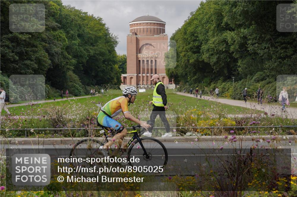 14.09.2025 - Stadtparktriathlon Michael Burmester http://msf.ph/oto/8905025 14.09.2025 11:56:49 Radfahren 927, 949, 964, 1071, 1077, 1088, 1123, 1144, 1217 meine-sportfotos.de